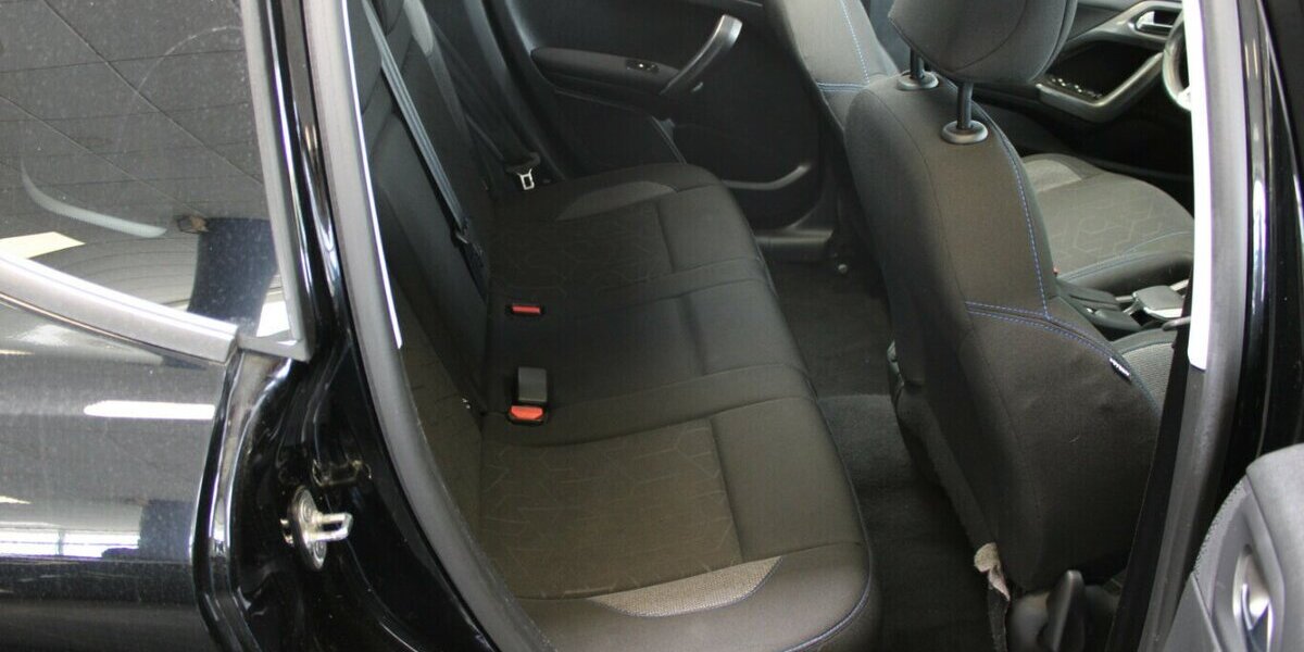 Peugeot 2008 BlueHDi 100 Style - Panorama - 134.357 km 8.980 &euro; Euskirchen 53881