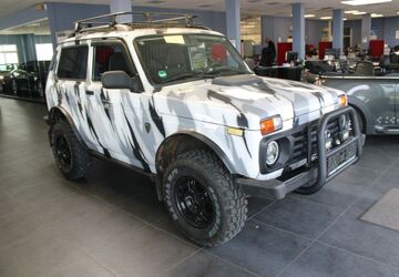 Lada Urban 53.586 km 9.980 &euro; Euskirchen 53881