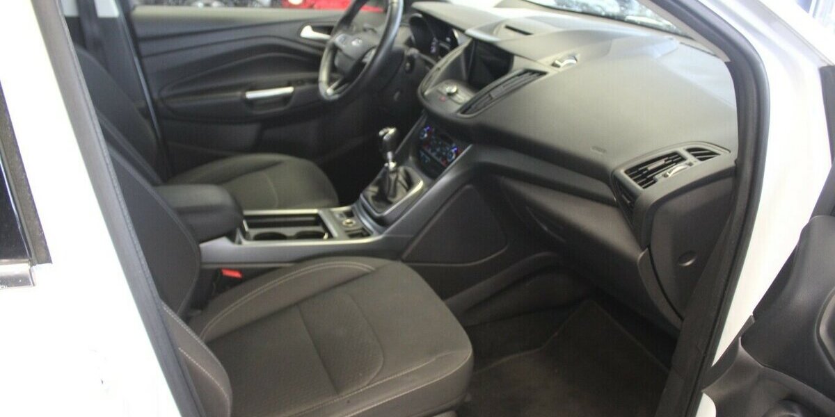 Ford Kuga 1.5 EcoBoost 2x4 ST-Line 105.030 km 12.980 &euro; Euskirchen 53881
