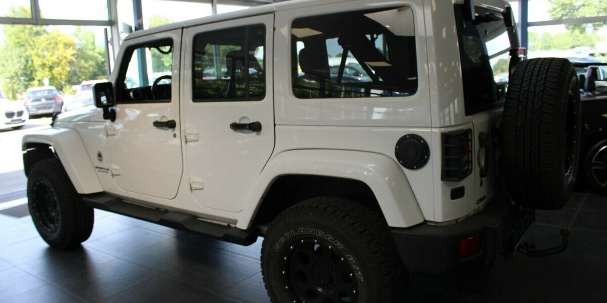 Jeep Wrangler Unlimited 2.8 CRD DPF Aut. Sahara 125.220 km 24.980 &euro; Euskirchen 53881