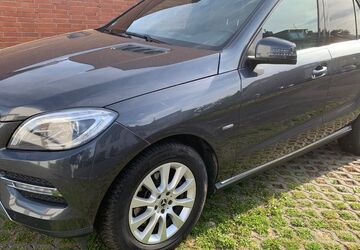 Mercedes-Benz ML 350 281.000 km 9.700 &euro; Wesseling 50389