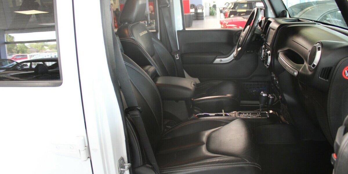 Jeep Wrangler Unlimited 2.8 CRD DPF Aut. Sahara 125.220 km 24.980 &euro; Euskirchen 53881