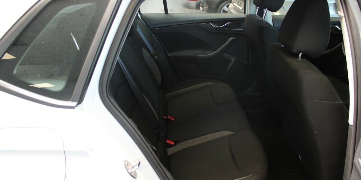 Skoda Kamiq 1.0 TSI Essence 34.139 km 17.480 &euro; Euskirchen 53881