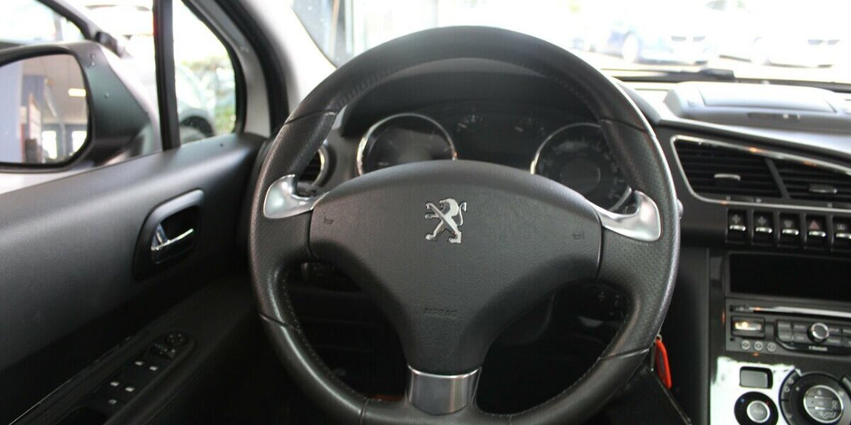 Peugeot 3008 All PurTECH 130 - Panorama - 98.263 km 8.980 &euro; Euskirchen 53881