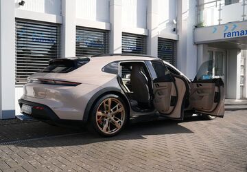 Porsche Taycan 28.338 km 92.500 &euro; Hürth (bei Köln) 50354