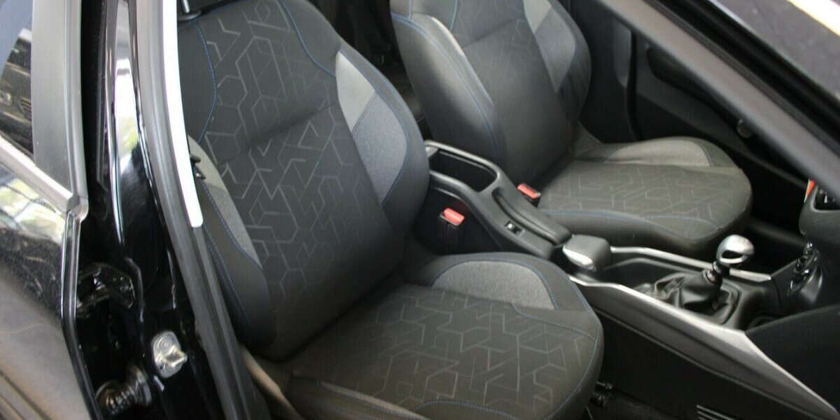 Peugeot 2008 BlueHDi 100 Style - Panorama - 134.357 km 8.980 &euro; Euskirchen 53881