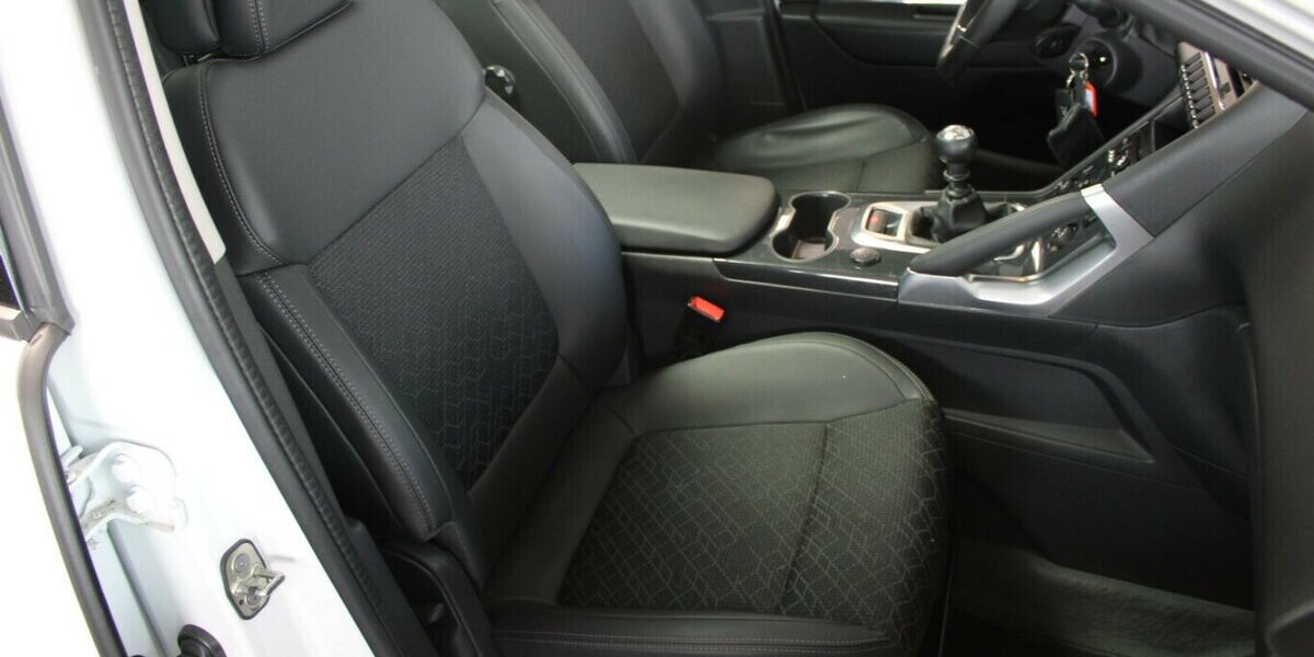 Peugeot 3008 All PurTECH 130 - Panorama - 98.263 km 8.980 &euro; Euskirchen 53881
