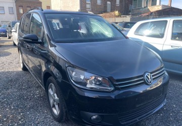 VW Touran 296.861 km 5.600 &euro; Euskirchen 53879