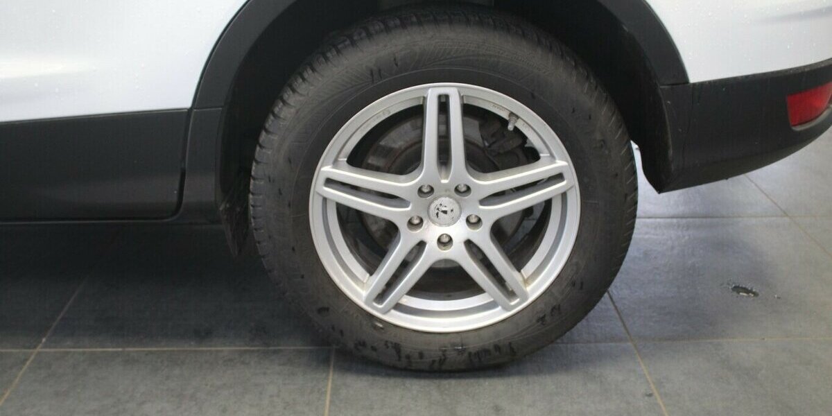 Ford Kuga 1.5 EcoBoost 2x4 ST-Line 105.030 km 12.980 &euro; Euskirchen 53881