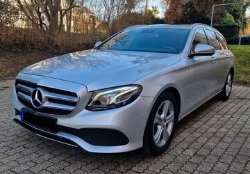 Mercedes-Benz E 220 129.700 km 21.300 &euro; Euskirchen 53879