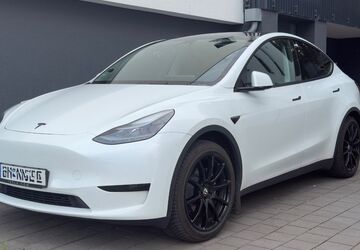 Tesla Model Y 44.075 km 34.999 &euro; Bonn 53229