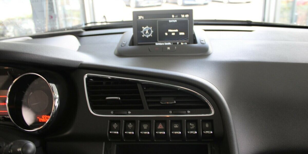 Peugeot 3008 All PurTECH 130 - Panorama - 98.263 km 8.980 &euro; Euskirchen 53881